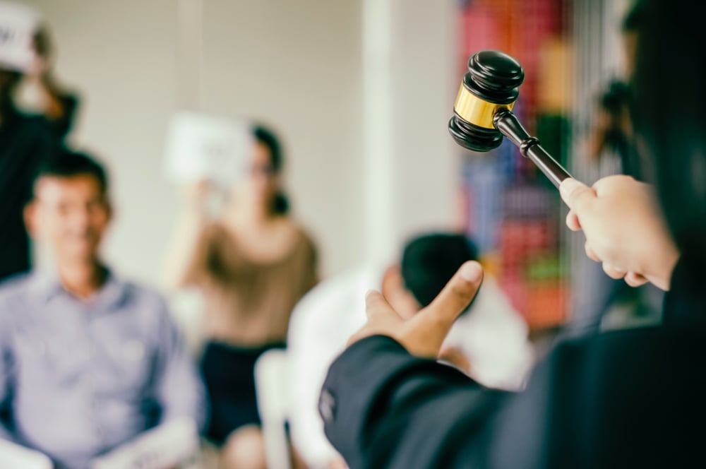 Featured image for How Do You Bid at an Auction? Insider Tips to Win